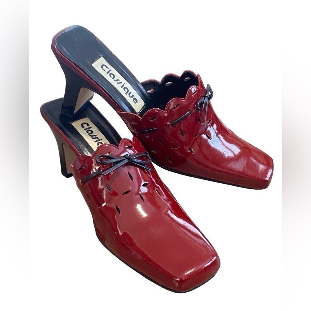 Classique LULU Burgundy Patent Leather Mule Heels l Women’s size 7M